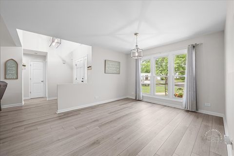 Tiny photo for 313 Carrie Court, North Aurora, IL 60542 (MLS # 12566297)