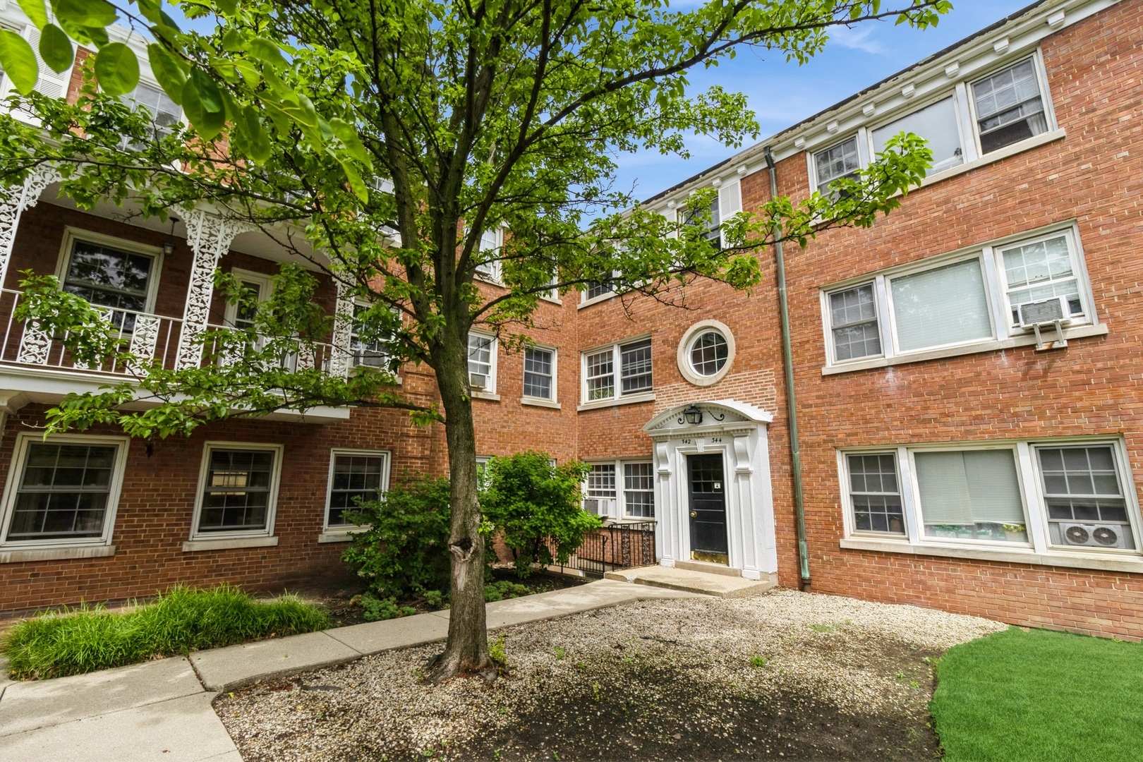 342 Ridge Avenue 3