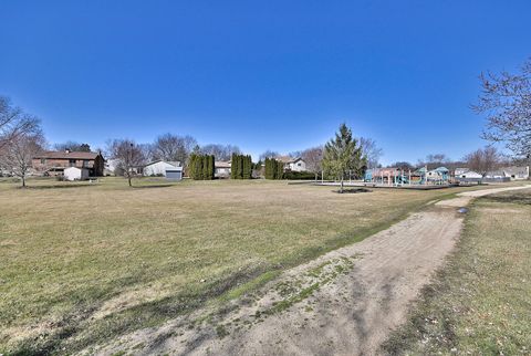 Tiny photo for 340 Somerset Drive, Streamwood, IL 60107 (MLS # 12589205)