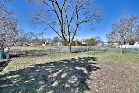 Tiny photo for 340 Somerset Drive, Streamwood, IL 60107 (MLS # 12589205)