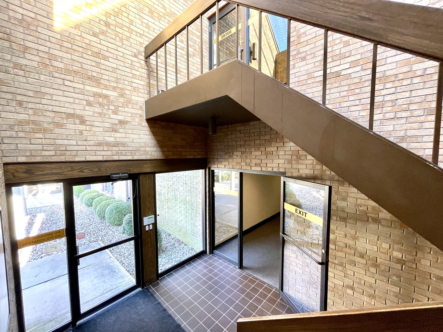 750 Almar Parkway 200-202