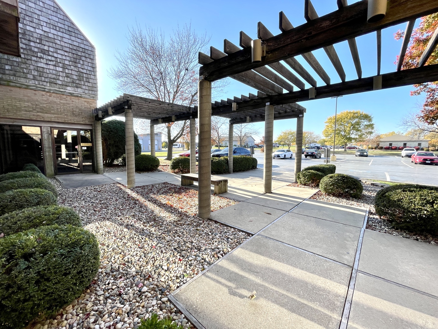 750 Almar Parkway 200-202