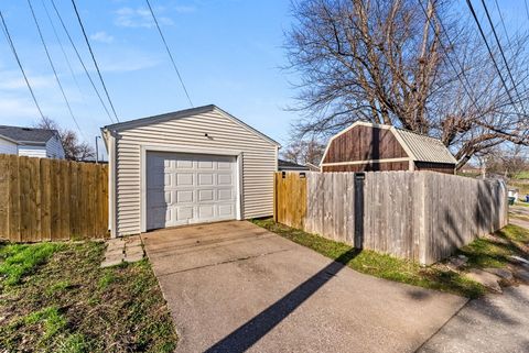 Tiny photo for 1325 W 38th Street, Davenport, IA 52806 (MLS # 12611524)