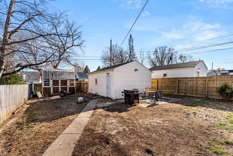 Tiny photo for 1325 W 38th Street, Davenport, IA 52806 (MLS # 12611524)