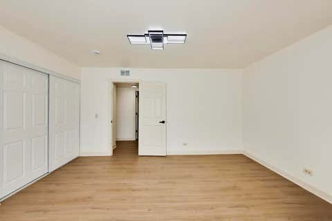 Tiny photo for 2 Oakmont Court, Streamwood, IL 60107 (MLS # 12702153)
