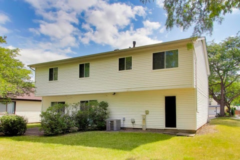 Tiny photo for 2 Oakmont Court, Streamwood, IL 60107 (MLS # 12702153)