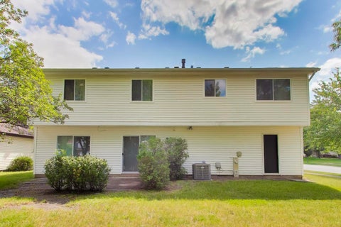 Tiny photo for 2 Oakmont Court, Streamwood, IL 60107 (MLS # 12702153)