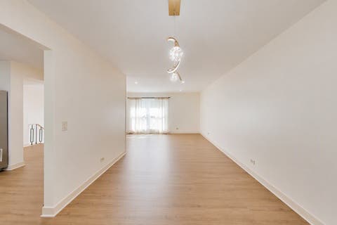 Tiny photo for 2 Oakmont Court, Streamwood, IL 60107 (MLS # 12702153)