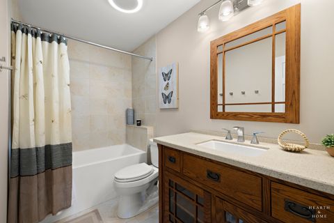 Tiny photo for 41 Manchester Court, Fox River Grove, IL 60021 (MLS # 12631716)