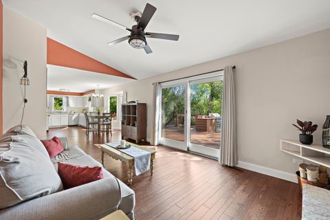 Tiny photo for 41 Manchester Court, Fox River Grove, IL 60021 (MLS # 12631716)
