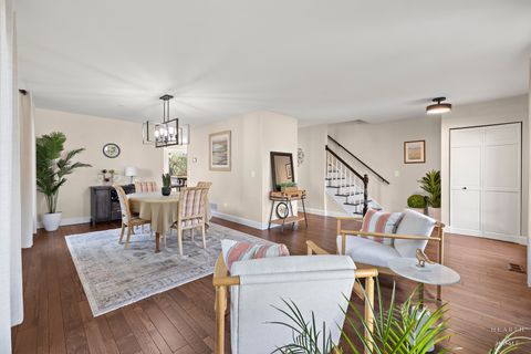 Tiny photo for 41 Manchester Court, Fox River Grove, IL 60021 (MLS # 12631716)