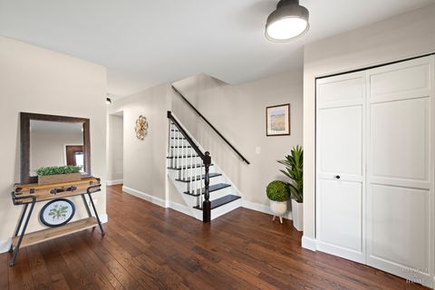 Tiny photo for 41 Manchester Court, Fox River Grove, IL 60021 (MLS # 12631716)