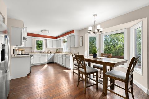 Tiny photo for 41 Manchester Court, Fox River Grove, IL 60021 (MLS # 12631716)