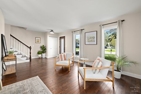 Tiny photo for 41 Manchester Court, Fox River Grove, IL 60021 (MLS # 12631716)