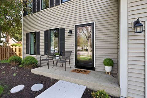 Tiny photo for 41 Manchester Court, Fox River Grove, IL 60021 (MLS # 12631716)