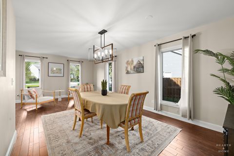 Tiny photo for 41 Manchester Court, Fox River Grove, IL 60021 (MLS # 12631716)
