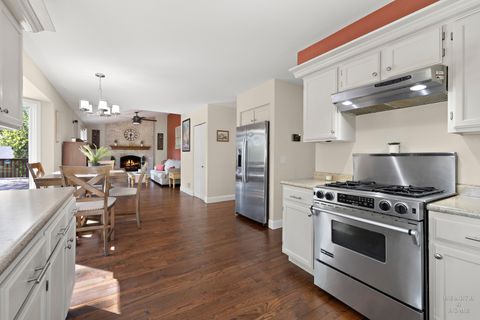 Tiny photo for 41 Manchester Court, Fox River Grove, IL 60021 (MLS # 12631716)
