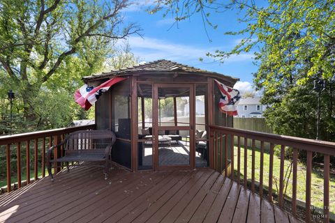 Tiny photo for 41 Manchester Court, Fox River Grove, IL 60021 (MLS # 12631716)