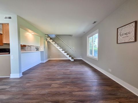 Tiny photo for 1672 Cornell Drive, Hoffman Estates, IL 60169 (MLS # 12463893)