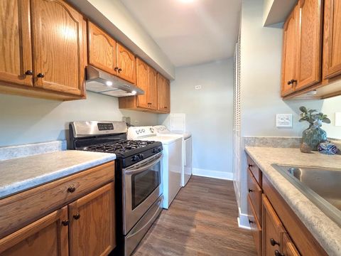 Tiny photo for 1672 Cornell Drive, Hoffman Estates, IL 60169 (MLS # 12463893)