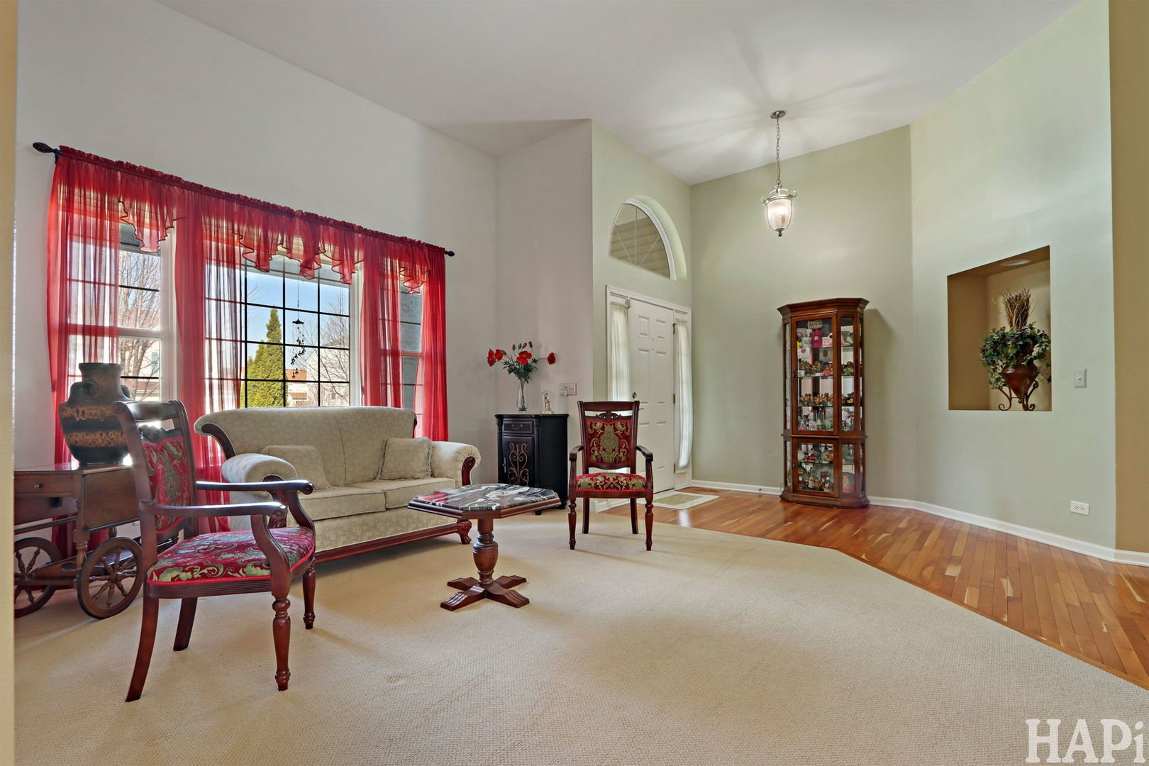 9490 Diana Lane