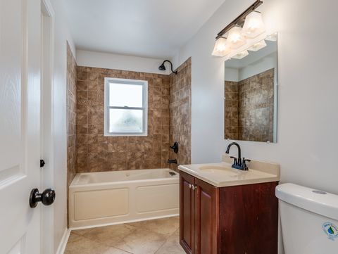 Tiny photo for 17 Knollwood Drive, Montgomery, IL 60538 (MLS # 12464402)