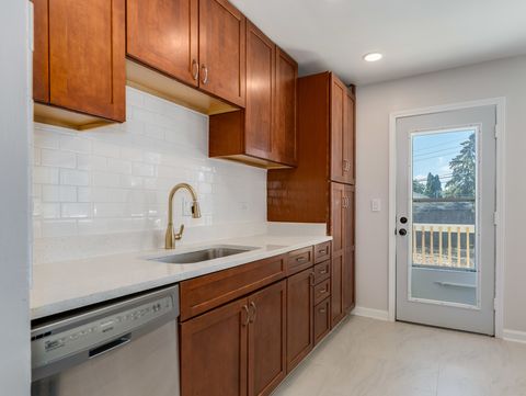 Tiny photo for 17 Knollwood Drive, Montgomery, IL 60538 (MLS # 12464402)