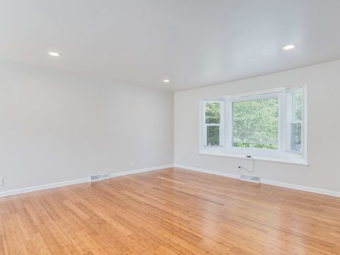 Tiny photo for 17 Knollwood Drive, Montgomery, IL 60538 (MLS # 12464402)