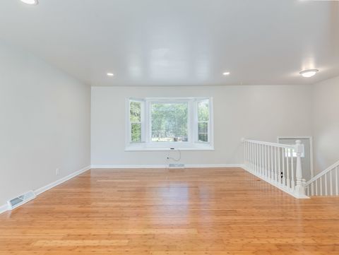 Tiny photo for 17 Knollwood Drive, Montgomery, IL 60538 (MLS # 12464402)