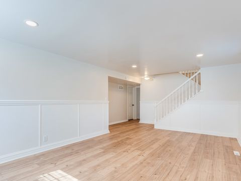 Tiny photo for 17 Knollwood Drive, Montgomery, IL 60538 (MLS # 12464402)