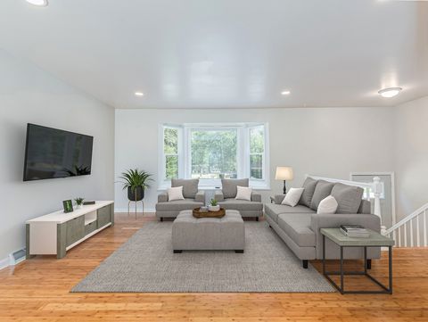 Tiny photo for 17 Knollwood Drive, Montgomery, IL 60538 (MLS # 12464402)