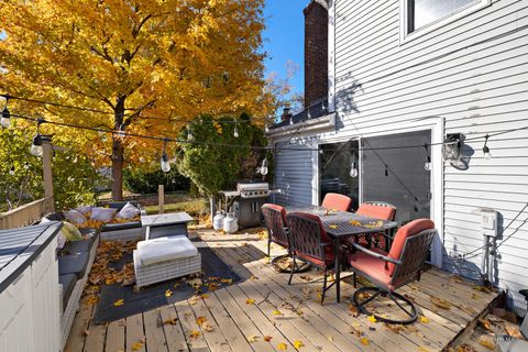 Tiny photo for 56 Huntcliff Court, Fox River Grove, IL 60021 (MLS # 12537308)