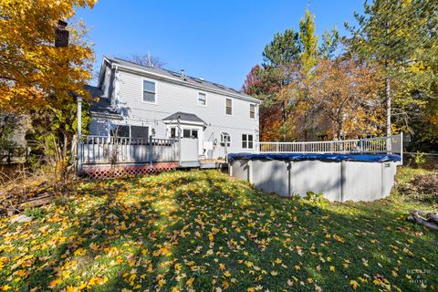 Tiny photo for 56 Huntcliff Court, Fox River Grove, IL 60021 (MLS # 12537308)