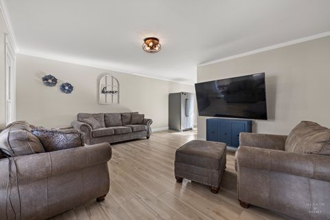 Tiny photo for 56 Huntcliff Court, Fox River Grove, IL 60021 (MLS # 12537308)