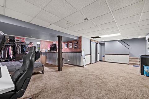 Tiny photo for 56 Huntcliff Court, Fox River Grove, IL 60021 (MLS # 12537308)