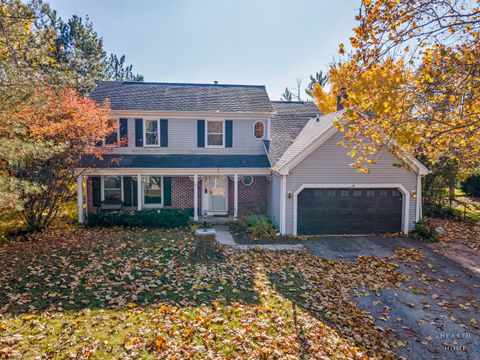 Photo of 56 Huntcliff Court, Fox River Grove, IL 60021 (MLS # 12537308)