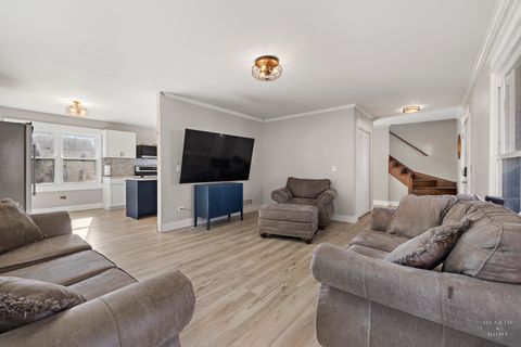 Tiny photo for 56 Huntcliff Court, Fox River Grove, IL 60021 (MLS # 12537308)