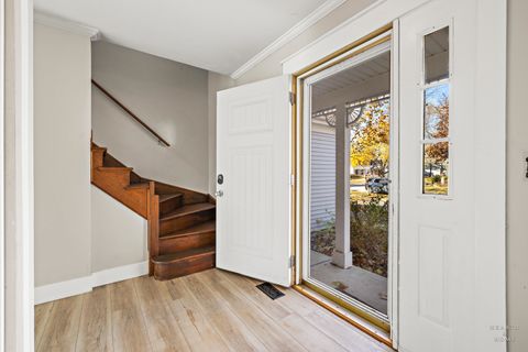 Tiny photo for 56 Huntcliff Court, Fox River Grove, IL 60021 (MLS # 12537308)