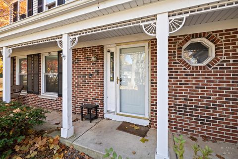 Tiny photo for 56 Huntcliff Court, Fox River Grove, IL 60021 (MLS # 12537308)