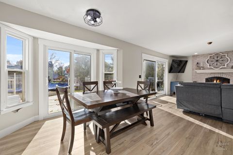 Tiny photo for 56 Huntcliff Court, Fox River Grove, IL 60021 (MLS # 12537308)