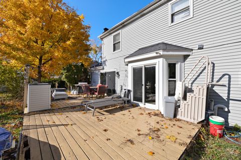 Tiny photo for 56 Huntcliff Court, Fox River Grove, IL 60021 (MLS # 12537308)