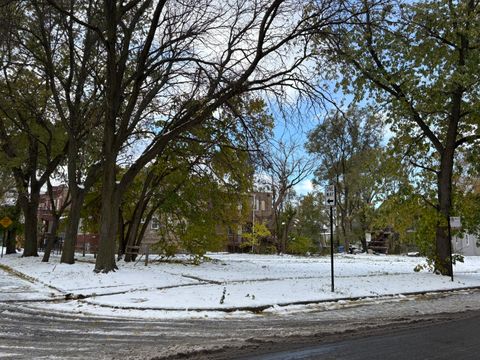 7300 S Dante Avenue Chicago IL 60619