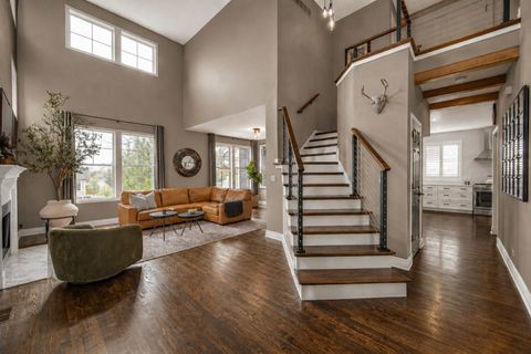 Tiny photo for 807 Viewpointe Drive, St. Charles, IL 60174 (MLS # 12629695)
