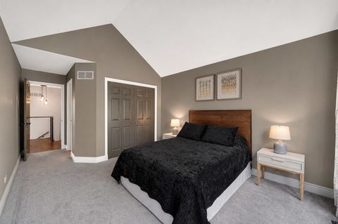 Tiny photo for 807 Viewpointe Drive, St. Charles, IL 60174 (MLS # 12629695)