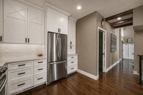 Tiny photo for 807 Viewpointe Drive, St. Charles, IL 60174 (MLS # 12629695)
