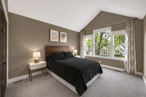 Tiny photo for 807 Viewpointe Drive, St. Charles, IL 60174 (MLS # 12629695)