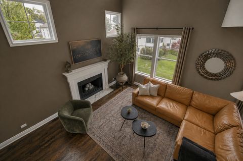 Tiny photo for 807 Viewpointe Drive, St. Charles, IL 60174 (MLS # 12629695)