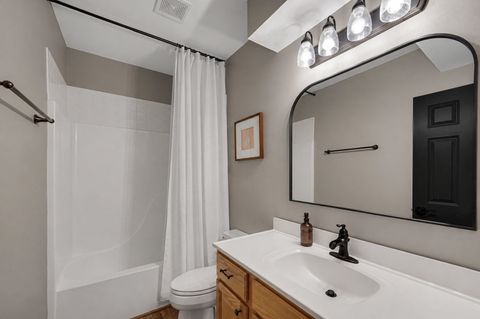 Tiny photo for 807 Viewpointe Drive, St. Charles, IL 60174 (MLS # 12629695)