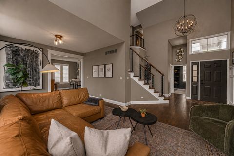 Tiny photo for 807 Viewpointe Drive, St. Charles, IL 60174 (MLS # 12629695)