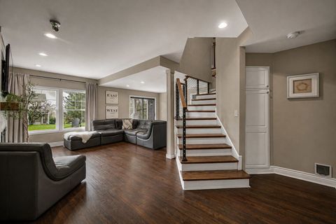 Tiny photo for 807 Viewpointe Drive, St. Charles, IL 60174 (MLS # 12629695)